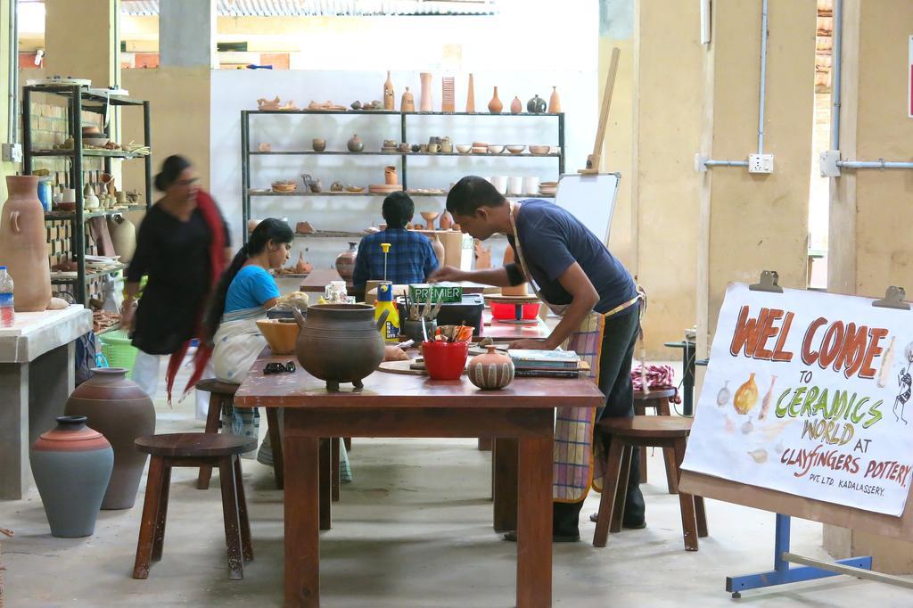 Clayfingers Art Cottage Thrissur Rum bild
