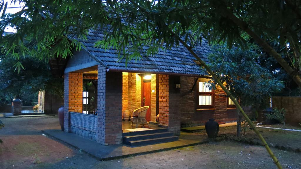 Clayfingers Art Cottage Thrissur Rum bild